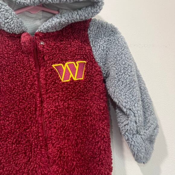 NFL Team Apparel Commanders Burgundy Gray Hooded Fleece Baby Romper 6-9M - Picture 9 of 9